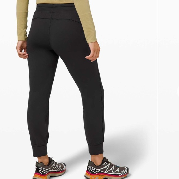 Lululemon: ready to run 7/8 jogger (black) SIZE 2 - Picture 2 of 11